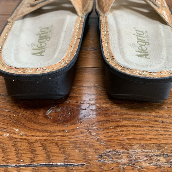 Alegria Fiona Sandals Women’s Patent Leather Tan Cork Print Platform Size 38 - Picture 12 of 14